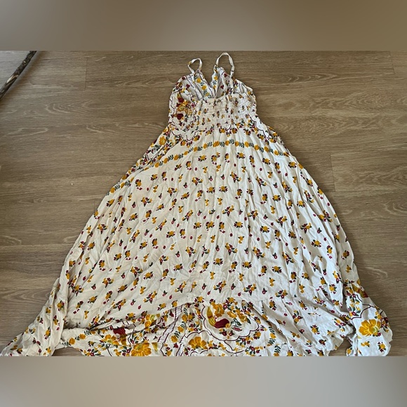 WAYAN Sleeveless Ruffled Floral Dress with Tie Front - Picture 7 of 9